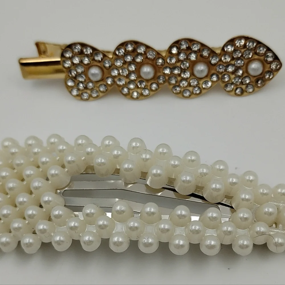 Elegant Variety Of Hair Clips Ten Total 🎁 - Picture 4 of 6
